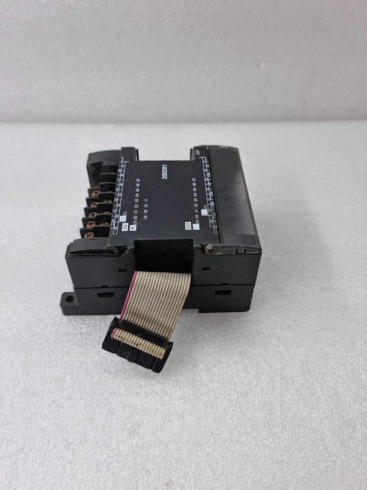 OMRON 20EDR1 CP1W-20EDR1 IN/OUT UNIT 24V CP1W20EDR1